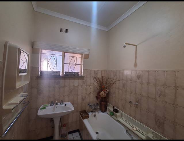 3 BEDROOM FREESTANDING FOR SALE IN STILFONTEIN EXT 4